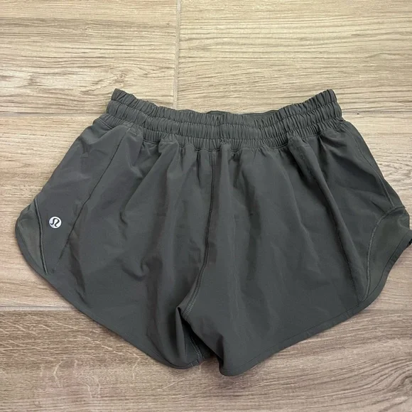 Lulu hotty hot shorts gray sage - Picture 4 of 5